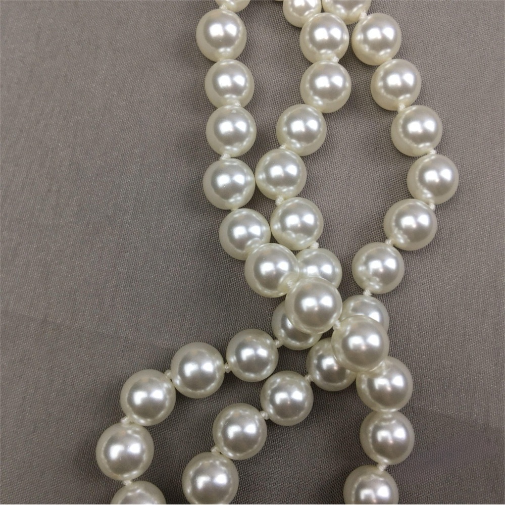 Vivienne Westwood Ivory Pearl Triple-Strand Choker Necklace with Gold Orb - Picture 3 of 7